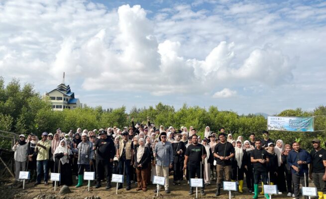 Aksi Kolaboratif Tanam Mangrove di Mangrove Park Lampulo