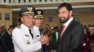 Gubernur Aceh Lantik Bupati dan Wakil Bupati Abdya 2025-2030, Ini Pesan Mualem safaruddin