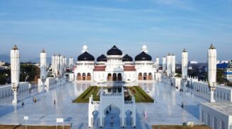 Antara Syariat Islam, Modernisasi, dan Tantangan Transisi Politik RPJMA