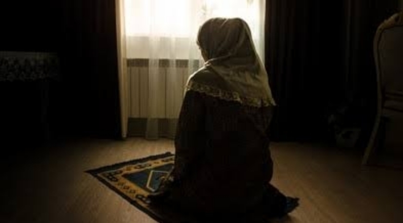 Antara Cinta dan Panggilan Ka’bah: Sebuah Ujian Iman dan Kesetiaan Waklah dan Maimunah