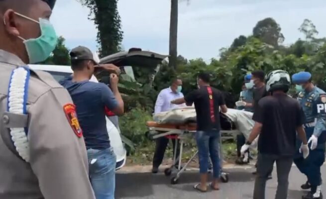 evakuasi imam foto evakuasi mayat agen mobil dibunuh di aceh utara