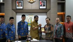 Kunjungan OJK ke pemerintah aceh Gubernur Aceh Terima Kunjungan Kepala OJK Aceh, Bahas Program Kerja dan Kolaborasi Industri Keuangan