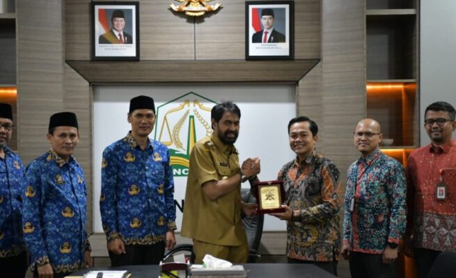 Kunjungan OJK ke pemerintah aceh Gubernur Aceh Terima Kunjungan Kepala OJK Aceh, Bahas Program Kerja dan Kolaborasi Industri Keuangan