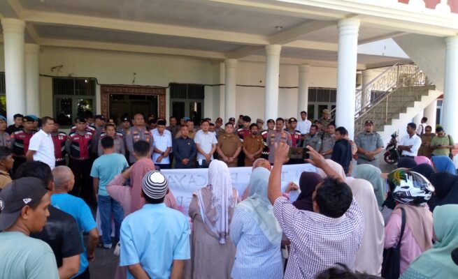 demo warga desa kepala bandar