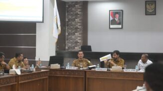 Mualem Terima Draft Revisi UUPA: Kita Kawal Bersama untuk Kepentingan Rakyat Aceh