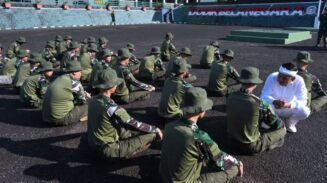 Dedy Mulyadi kirim anak nakal ke barak militer Menteri HAM Natalius Pigai Dukung Pengiriman Anak Nakal ke Barak Militer