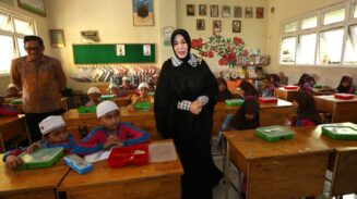 Anak-Anak Senang, Makan Bergizi Gratis di Banda Aceh Dipantau Langsung Wali Kota Illiza