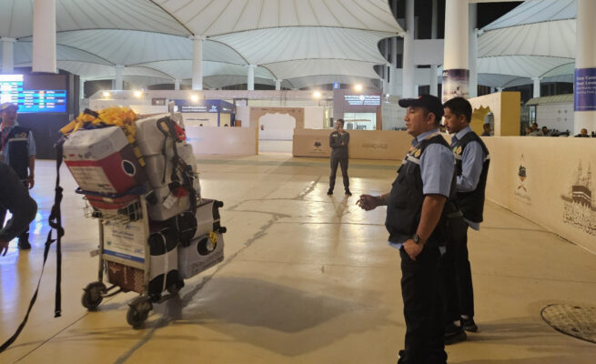 Kerja Sunyi di Tanah Suci, Di Balik Ribuan Koper Jemaah di Bandara Jeddah