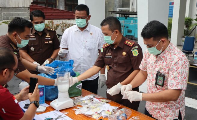 Dari Sabu hingga Senjata, Kejari Aceh Barat Musnahkan Barang Bukti 50 Kasus