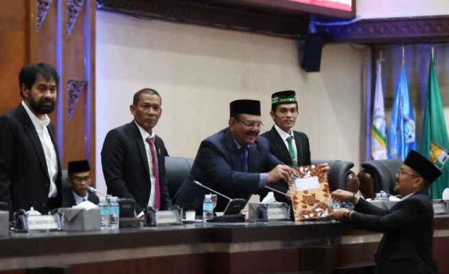 Mualem Teken Kesepakatan Qanun RPJMA dengan DPRA, Ini Arah Pembangunan Aceh 5 Tahun ke Depan