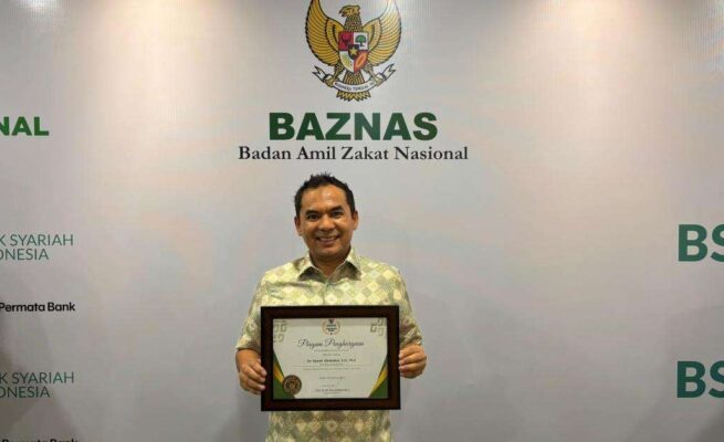 Pengelolaan Zakat Modern, Wali Kota Lhokseumawe Raih Penghargaan Bergengsi di BAZNAS Award 2025