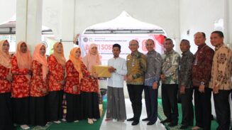 Bakti Sosial Warnai HUT ke-80 RI, Kanwil Ditjenpas Aceh Beri Bantuan ke Dayah Nurul Huda