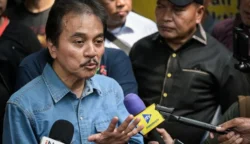 Soft Launching Buku Jokowi’s White Paper di UGM Ricuh, Lampu dan AC Mendadak Dimatikan