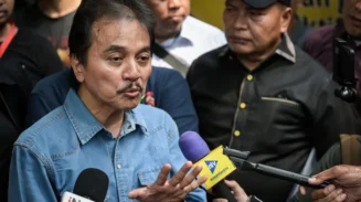 Soft Launching Buku Jokowi’s White Paper di UGM Ricuh, Lampu dan AC Mendadak Dimatikan