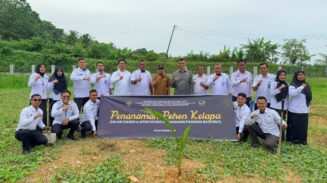 Lapas Blangpidie Dukung Ketahanan Pangan Nasional Lewat Penanaman 150 Pohon Kelapa