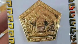 Pengadaan Pin Emas DPRK Senilai Rp463 Juta Tuai Kritik