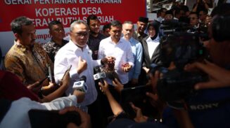 Menko Pangan dan Wagub Aceh Tinjau Koperasi Desa Merah Putih di Banda Aceh