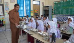 Plt Sekda Abdya Pastikan Program MBG Berjalan Optimal