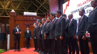 Gubernur Muzakir Manaf Lantik Dewan Ekonomi Aceh