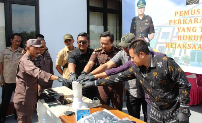 Kejari Singkil Musnahkan Barang Bukti Kasus Pidana, Termasuk Narkotika