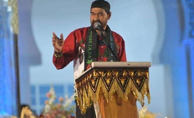 Unimal Anugerahkan Gelar Alumni Kehormatan kepada Gubernur Aceh Muzakir Manaf
