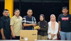 Anggota DPR RI Jamaluddin Idham Bantu Biaya Kuliah Adik Korban Pembunuhan Sibolga