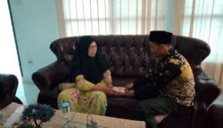 IRT di Abdya Salurkan Zakat Rp30 Juta ke Baitul Mal