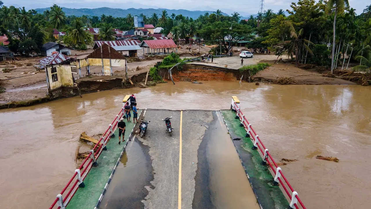 Potret Banjir dan Longsor di 18 Kabupaten/Kota di Aceh