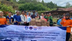 Relawan UTU Terobos Jalur Ekstrem, Salurkan Bantuan untuk Korban Banjir dan Longsor Gayo Lues