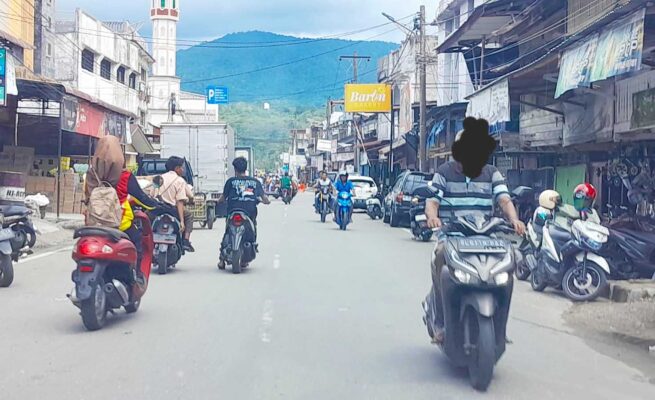 Jalur One Way di Blangpidie Diterobos Jadi Dua Arah, Warga Mulai Abaikan Aturan Lalu Lintas