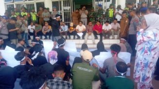 Mahasiswa Aceh Singkil Desak DPRK Coret Pengadaan Mobil Dinas Bupati Rp2,6 Miliar
