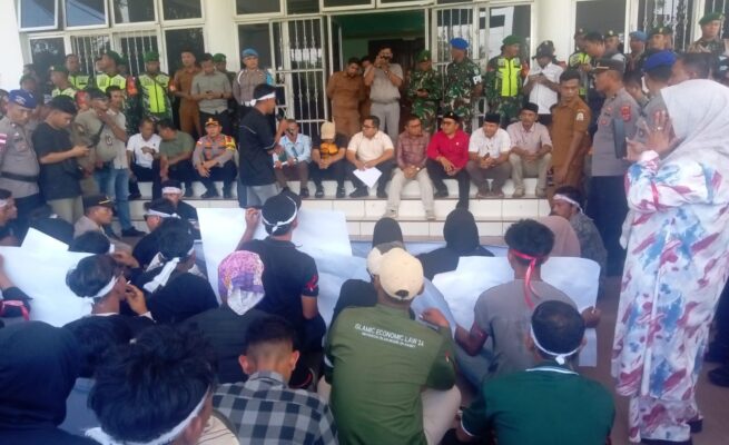 Mahasiswa Aceh Singkil Desak DPRK Coret Pengadaan Mobil Dinas Bupati Rp2,6 Miliar
