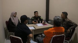 Dua Tersangka Korupsi Pabrik Es Abdya Resmi Dilimpahkan ke Jaksa