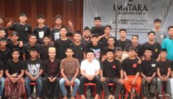 Pererat Silaturahmi, IMATARA dan Pemuda Labuhan Tarok Raya Gelar Bagi Takjil dan Buka Bersama