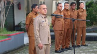 Pimpin Upacara Perdana, Kadis ESDM Aceh Asnawi Tekankan Sinergi dan Disiplin Kerja