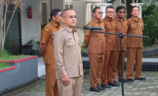 Pimpin Upacara Perdana, Kadis ESDM Aceh Asnawi Tekankan Sinergi dan Disiplin Kerja