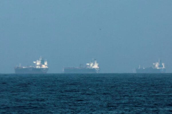 1.900 kapal tertahan di Selat Hormuz akibat konflik Timur Tengah