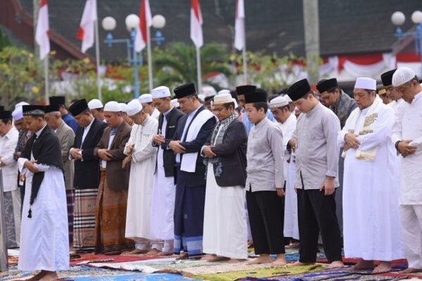 Idul Fitri Bertepatan Hari Jumat, Apakah Wajib Salat Jumat? Ini Penjelasan