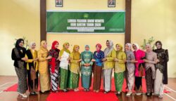 IAD Abdya Gelar Fashion Show Berkebaya Peringati Hari Kartini