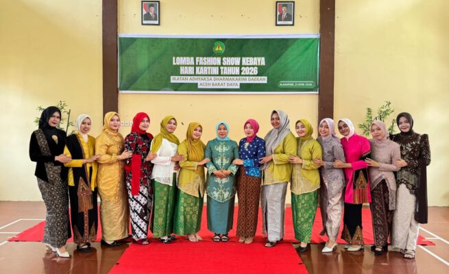 IAD Abdya Gelar Fashion Show Berkebaya Peringati Hari Kartini