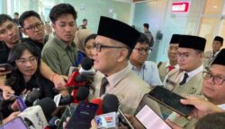 Menhaj Sebutr Wacana ‘War Tiket’ Haji Belum Final, Jemaah Tak Perlu Khawatir Antrean Hangus