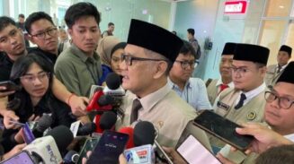 Menhaj Sebutr Wacana ‘War Tiket’ Haji Belum Final, Jemaah Tak Perlu Khawatir Antrean Hangus