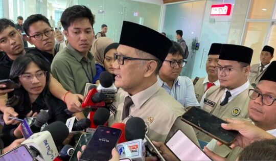 Menhaj Sebut Wacana ‘War Tiket’ Haji Belum Final, Jemaah Tak Perlu Khawatir Antrean Hangus