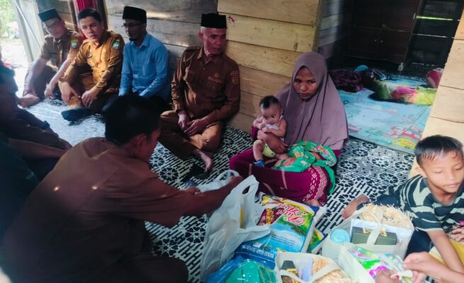 Wabup Zaman Akli Sambangi Rumah Janda Tiga Anak, Baitul Mal Abdya Siapkan Bantuan Rumah Layak Huni