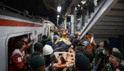 Tragedi Tabrakan Kereta di Bekasi, 6 Penumpang Tewas dan 80 Luka-luka