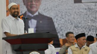 Mualem Lepas Kloter Pertama Calon Jemaah Haji Aceh