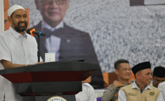 Mualem Lepas Kloter Pertama Calon Jemaah Haji Aceh