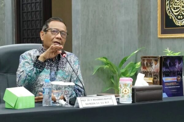 KPRP Tolak Polri di Bawah Kementerian, Mahfud: Rawan Dipolitisasi