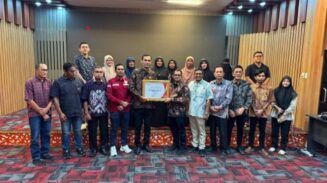 Dinas ESDM Aceh Raih Penghargaan SKPA Paling Informatif 2025