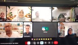 Menunaikan Haji Tak Halangi Studi, Mahasiswa S3 UIN Ar-Raniry Seminar Proposal Secara Daring dari Makkah